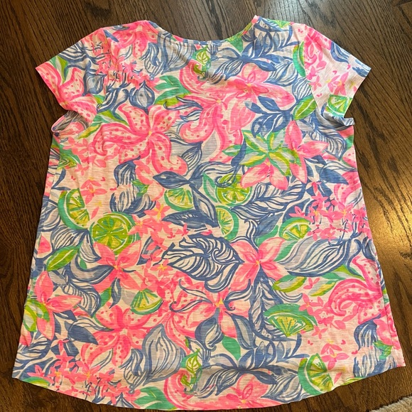 Lilly Pulitzer Etta V-Neck Cotton T Shirt in Havana Cocktail XL - Picture 4 of 7